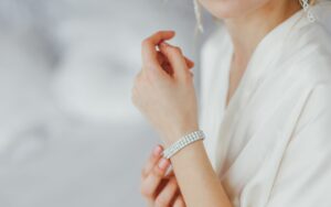 Read more about the article How to Choose the Right Bracelet for Your Wrist