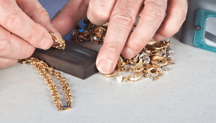 Read more about the article How to Identify High-Quality Gold Jewelry
