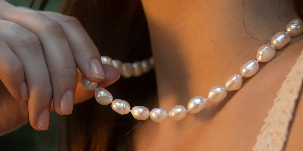 How to Choose the Best Jewellers in Dehradun for Pearl Necklaces