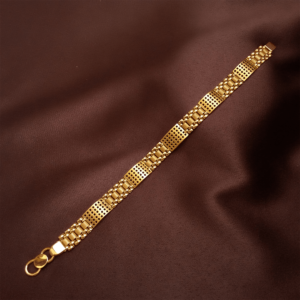 Read more about the article Elegant Style: Gold Bracelet for Men Trends