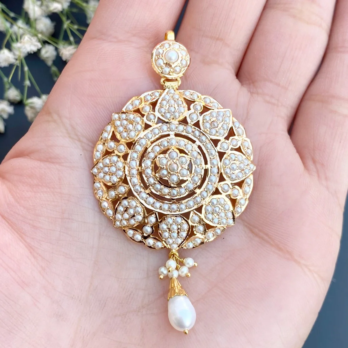 Trending Gold Pendants