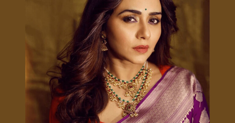 A Regal Tradition – Nauvari Saree Look with Jewellery
