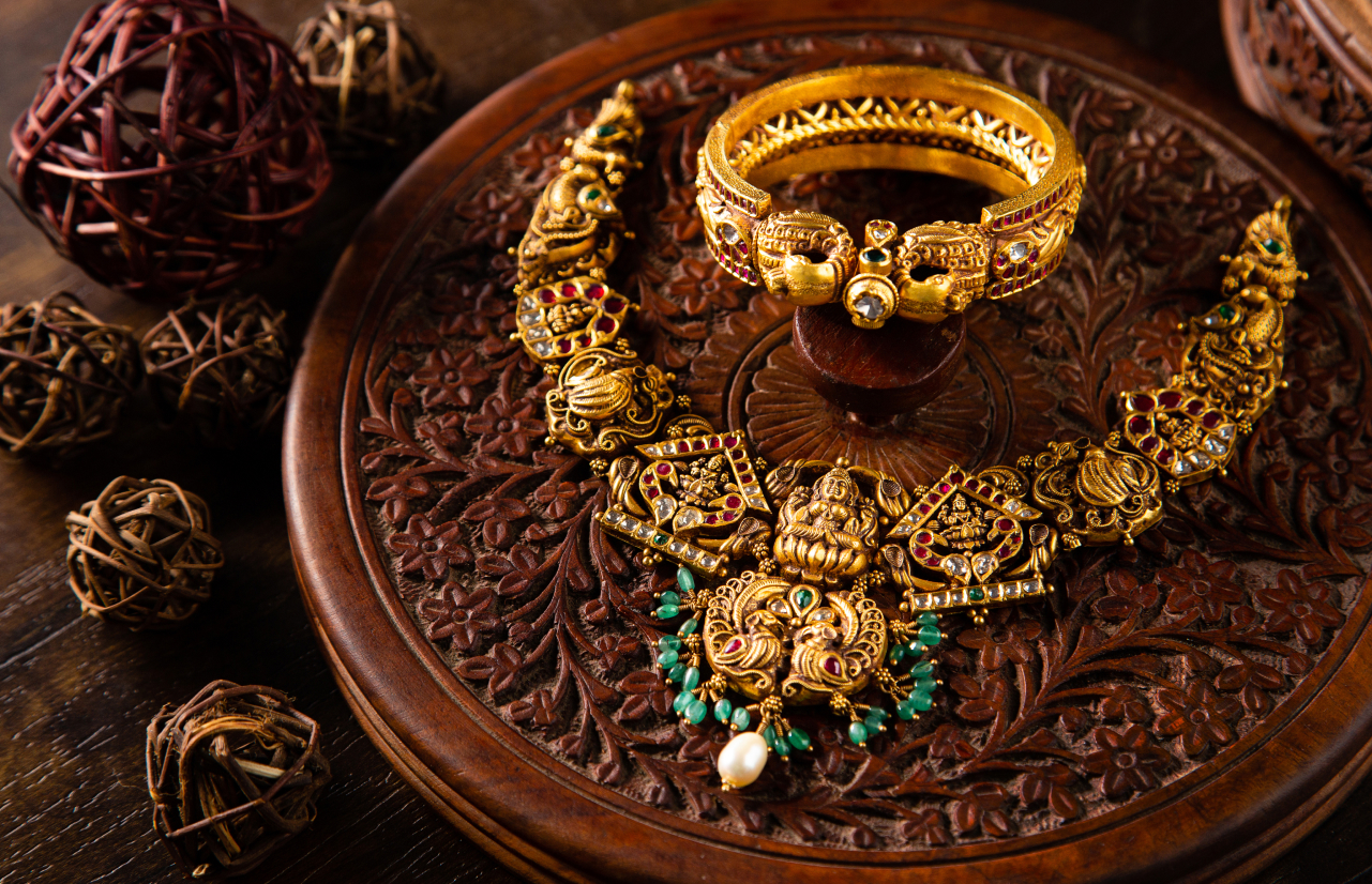 Graceful Traditional Jewellery for Elderly Elegance