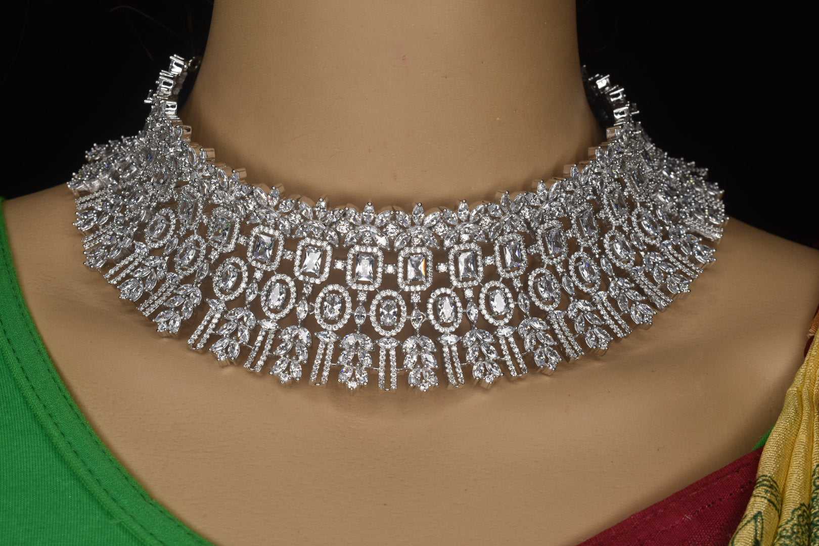 You are currently viewing Silver Panchlada Sets with Diamond Elements