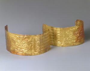 Read more about the article Traditional Gold Armbands for Kathak Dancers