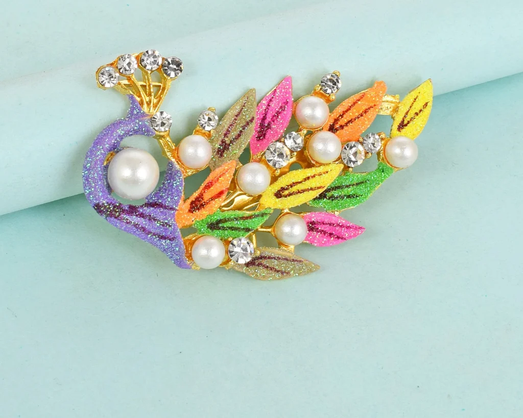 Dupatta brooches