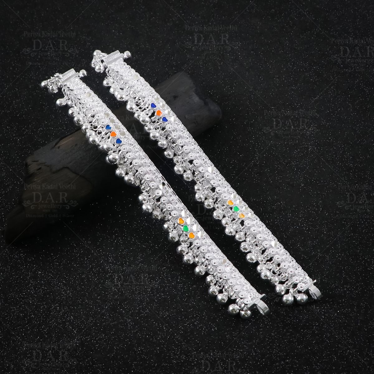 Read more about the article Dazzling Diamond-Accented Payals in Silver