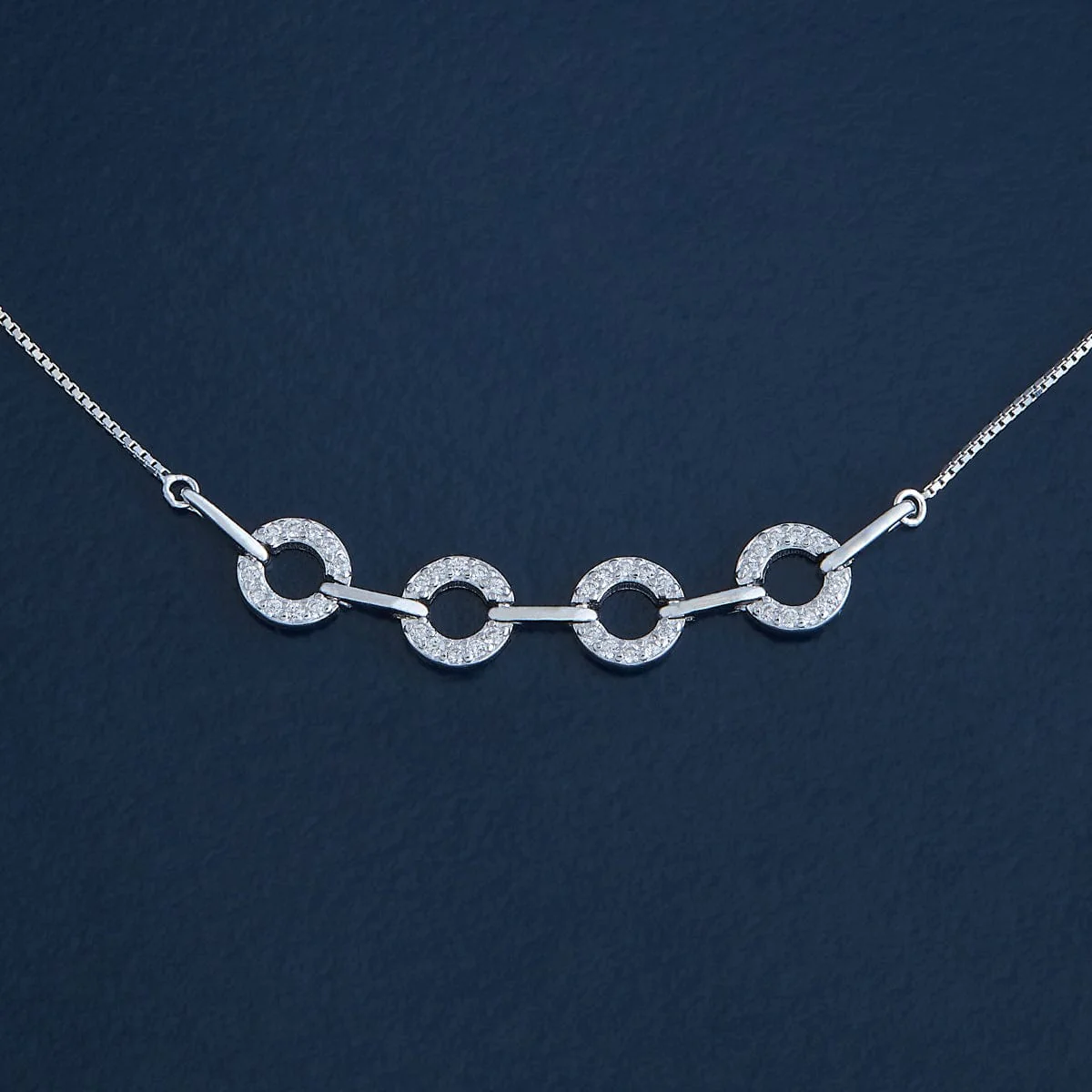 Diamond-accented payals