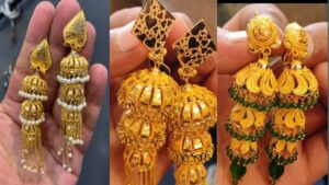 Read more about the article Gold Jhumki Earrings for Kashmiri Pheran Attire