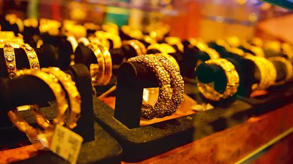 You are currently viewing Outdated Jewellery Trends to Avoid in 2025