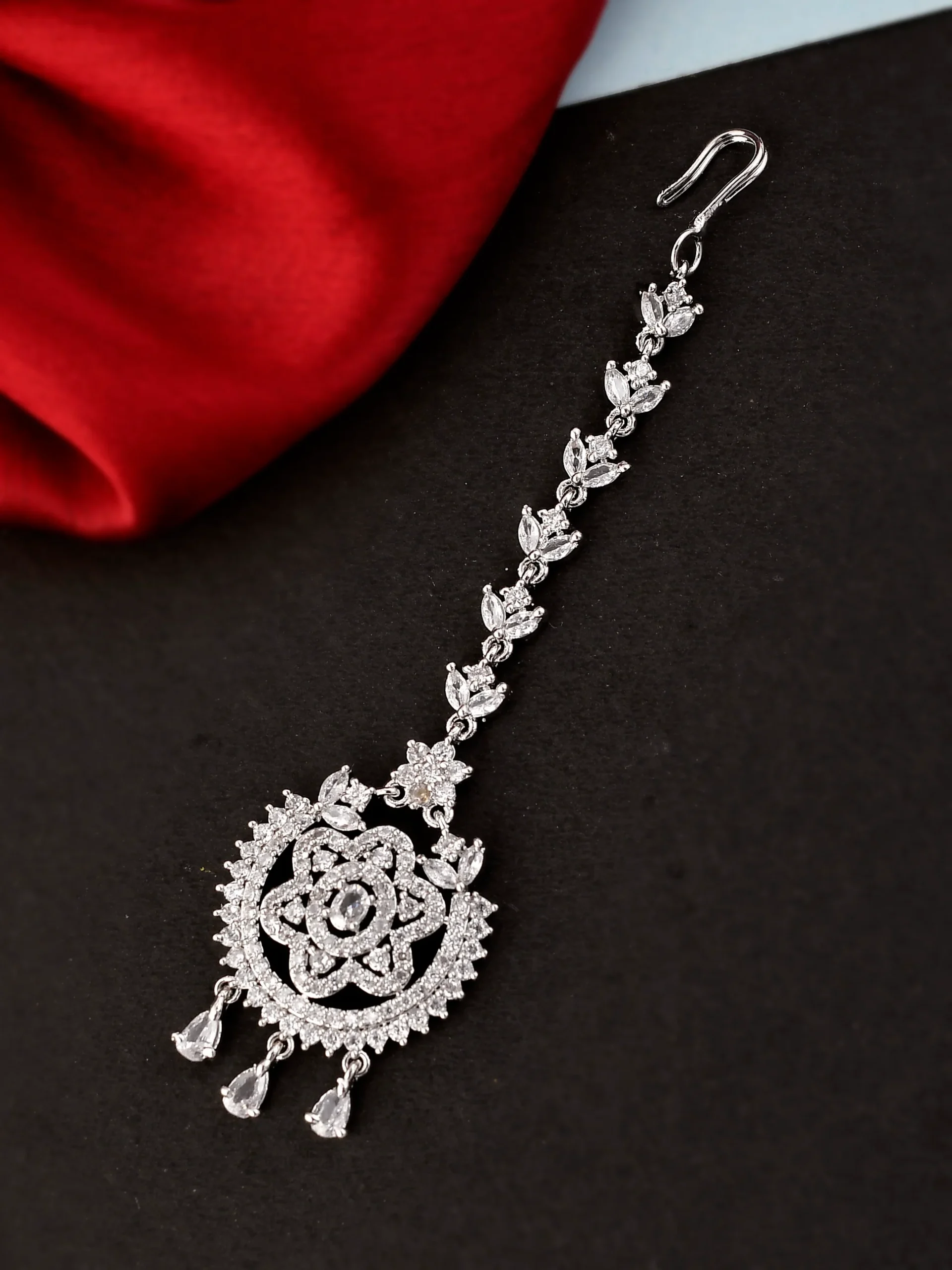 a Diamond-Encrusted Silver Maang Tikka