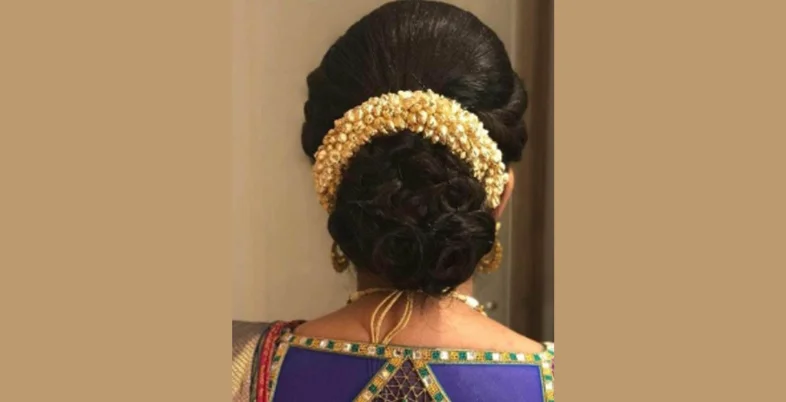 You are currently viewing 7-Elevate Tradition with Glamorous Bun Hairpins